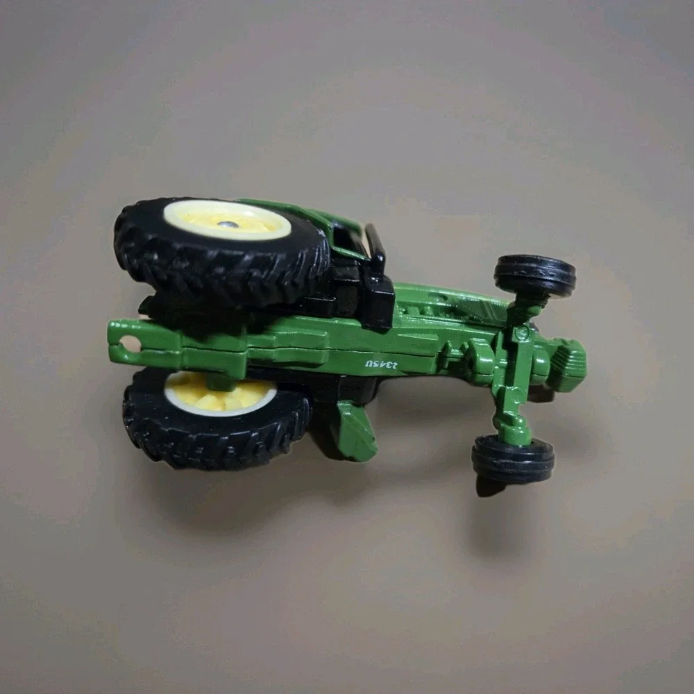 3 Ertl‎ John Deere Tractors Diecast 1/64 Scale 5571 7800 8870